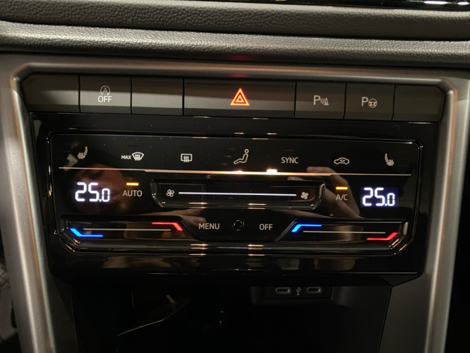 VOLKSWAGEN_VOLKSWAGEN_T_ROC_FR2300810_11.jpg